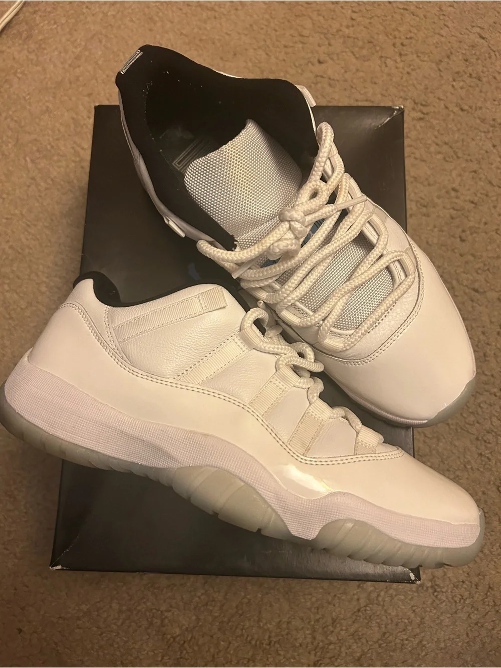 Legend Blue Jordan 11 Low Size 9.5 - Columbia Low